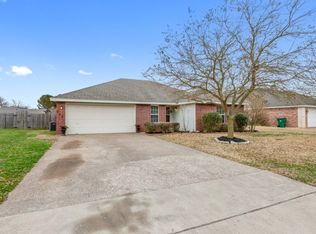 308 Navajo Trl, Mc Gregor, TX 76657