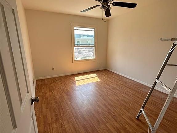 5th image of 3708 Bayview Ave