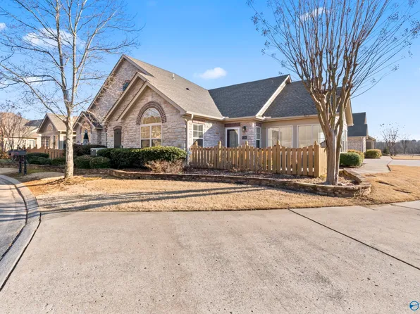 28 Laurel Ln, Brownsboro, AL 35741