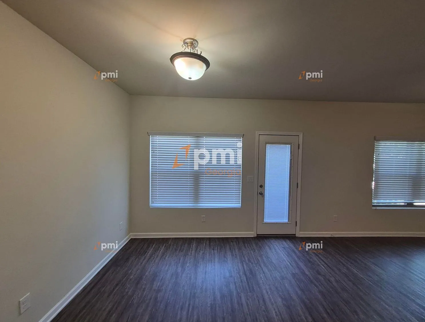 4 bed, 2.5 bath, 1887 sqft, $1,950 — Photo 3