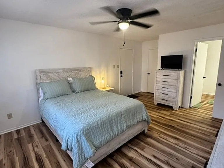 937 Minter Ln — Photo 11