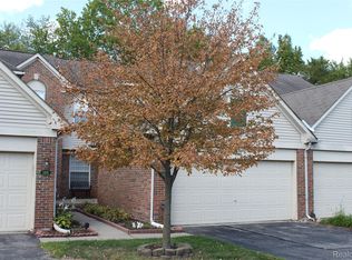168 Legacy Park Cir, Dearborn Heights, MI 48127
