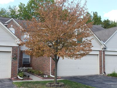 168 Legacy Park Cir, Dearborn Heights, MI, 48127