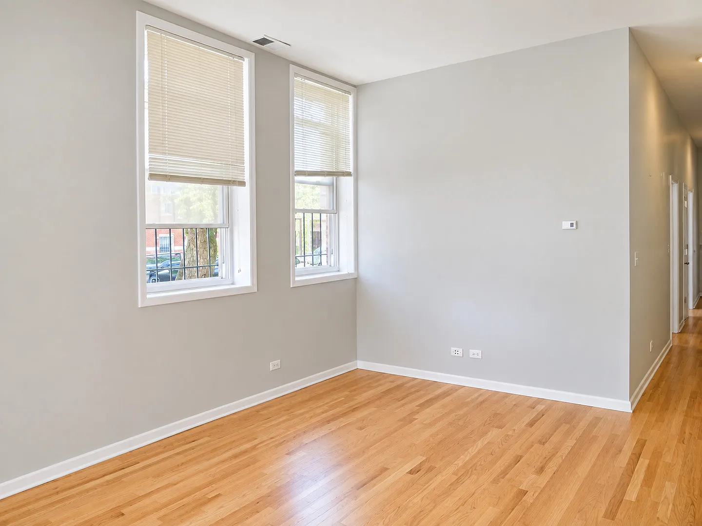 3 bed, 1200 sqft, $2,500 — Photo 4