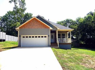 407 S Lyles Ave, Landrum, SC 29356