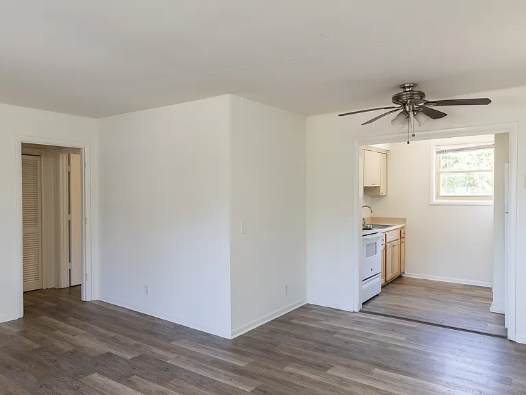 122 31st Ave N #106 — Photo 9