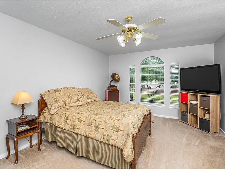 2309 Orleans Ln — Photo 23