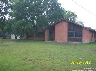 821 W Main St, Yorktown, TX 78164