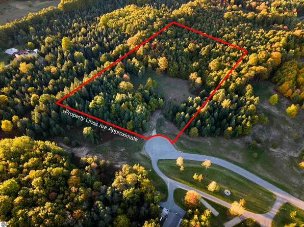5932 SW Old Oak Trl Lot 12, Fife Lake, MI 49633