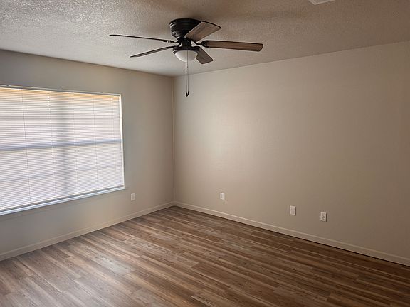4th image of 2305 Mary Anne Cir