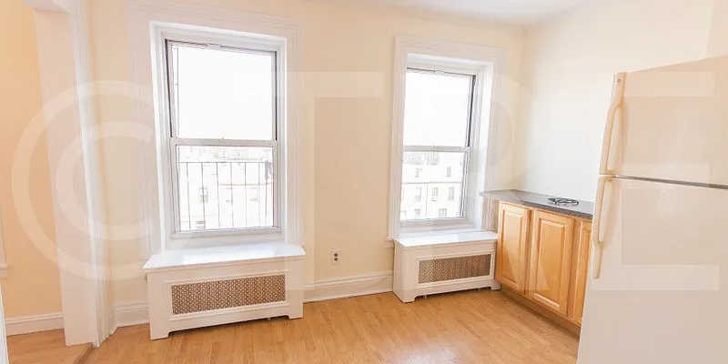 Rented by Twyford Real Estate | media 13