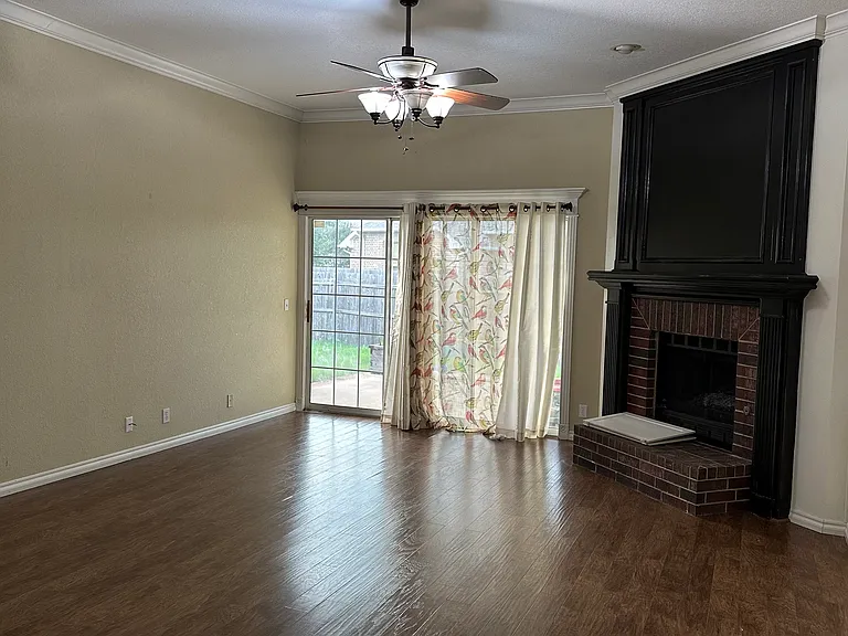 3901 Mayfair Dr — Photo 1