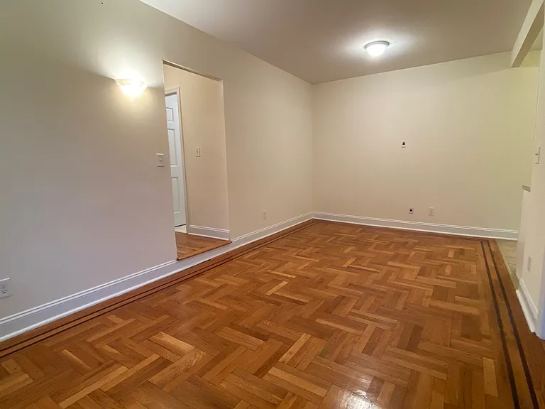 43-33 42nd St #4D — Photo 3