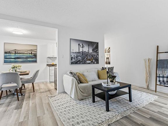 3rd image of 425 Ash St #104
