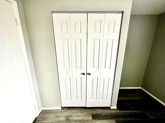 5th image of 124 Fox Hill Ln APT H
