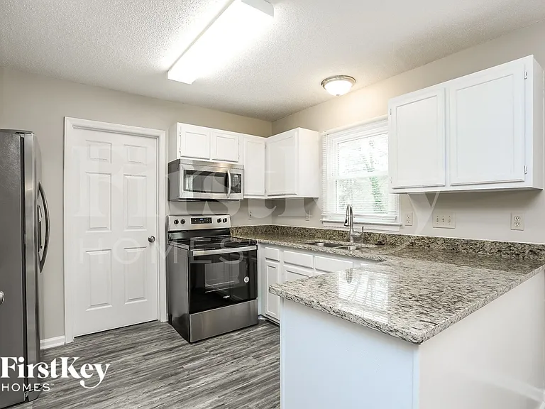 3 Lyle Ct — Photo 5