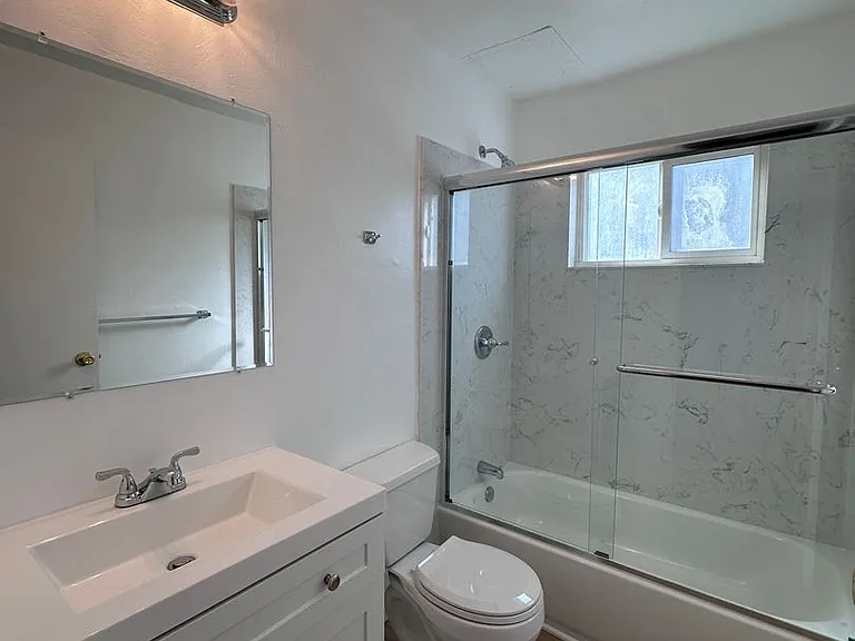 3806 39th Ave — Photo 6