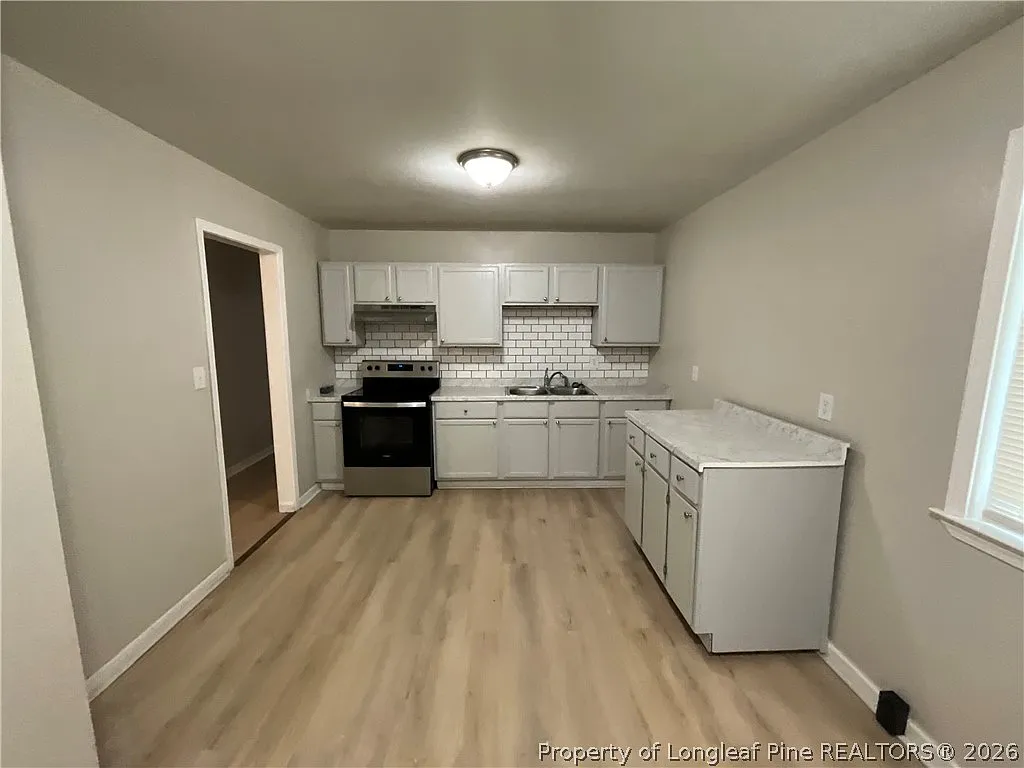 3 bed, 1.0 bath, 1100 sqft, $1,250 — Photo 4