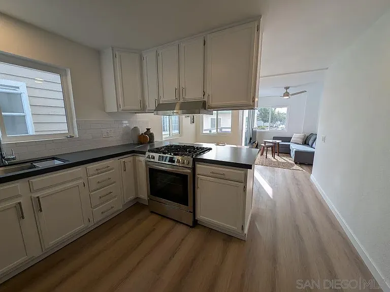 815 Isthmus Ct — Photo 8