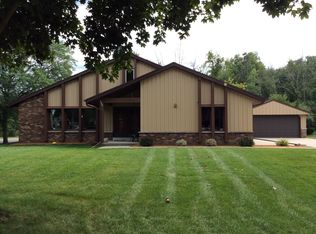 7905 W Coventry Dr, Franklin, WI 53132