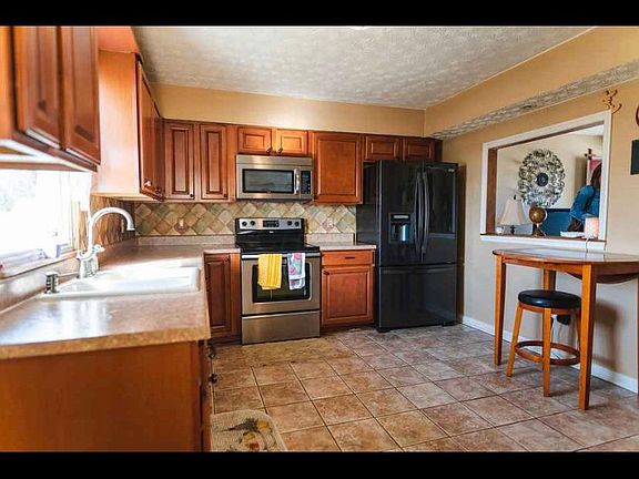2nd image of 18 Crystal Dr