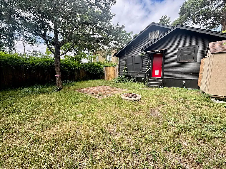 1203 Leona St — Photo 18