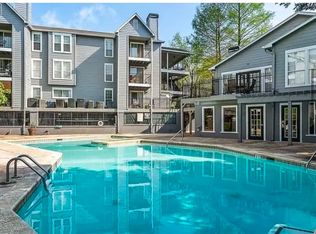 631 Granville Ct, Sandy Springs, GA 30328