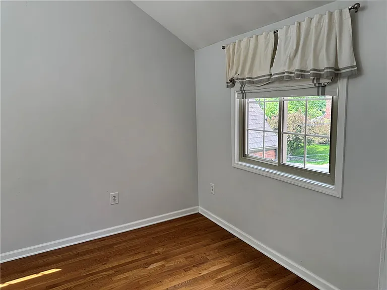 633 Crystal Dr — Photo 21