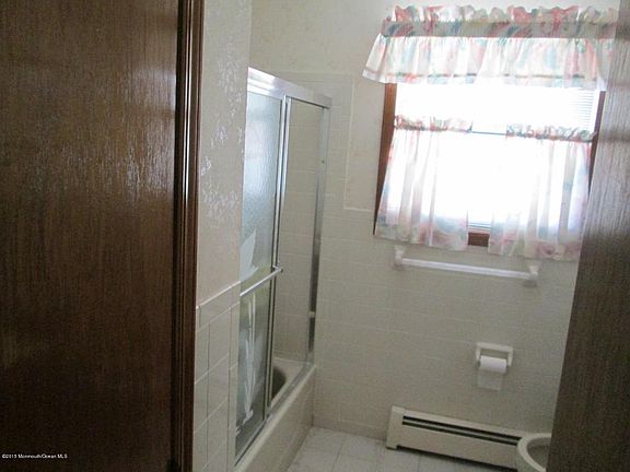 5th image of 15 Portsmouth Dr