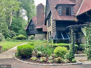 936 Moredon Rd, Meadowbrook, PA 19046