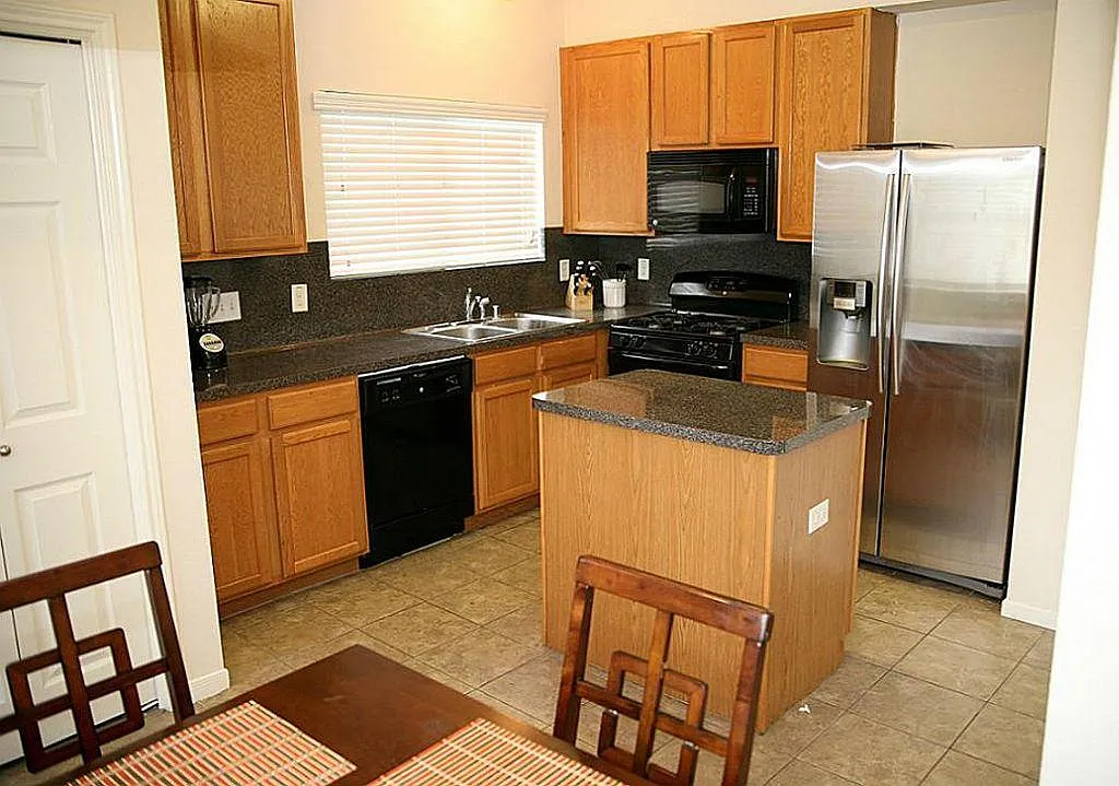Building Photo - 1627 Royal Chase Dr