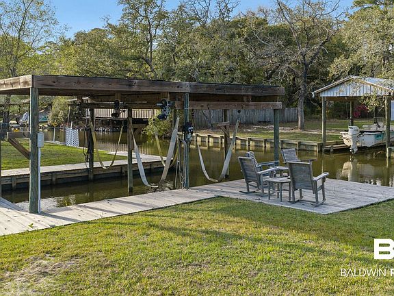 3rd image of 10225 Bayou Cir
