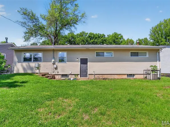 10120 Jett Dr, Saint Louis, MO 63136