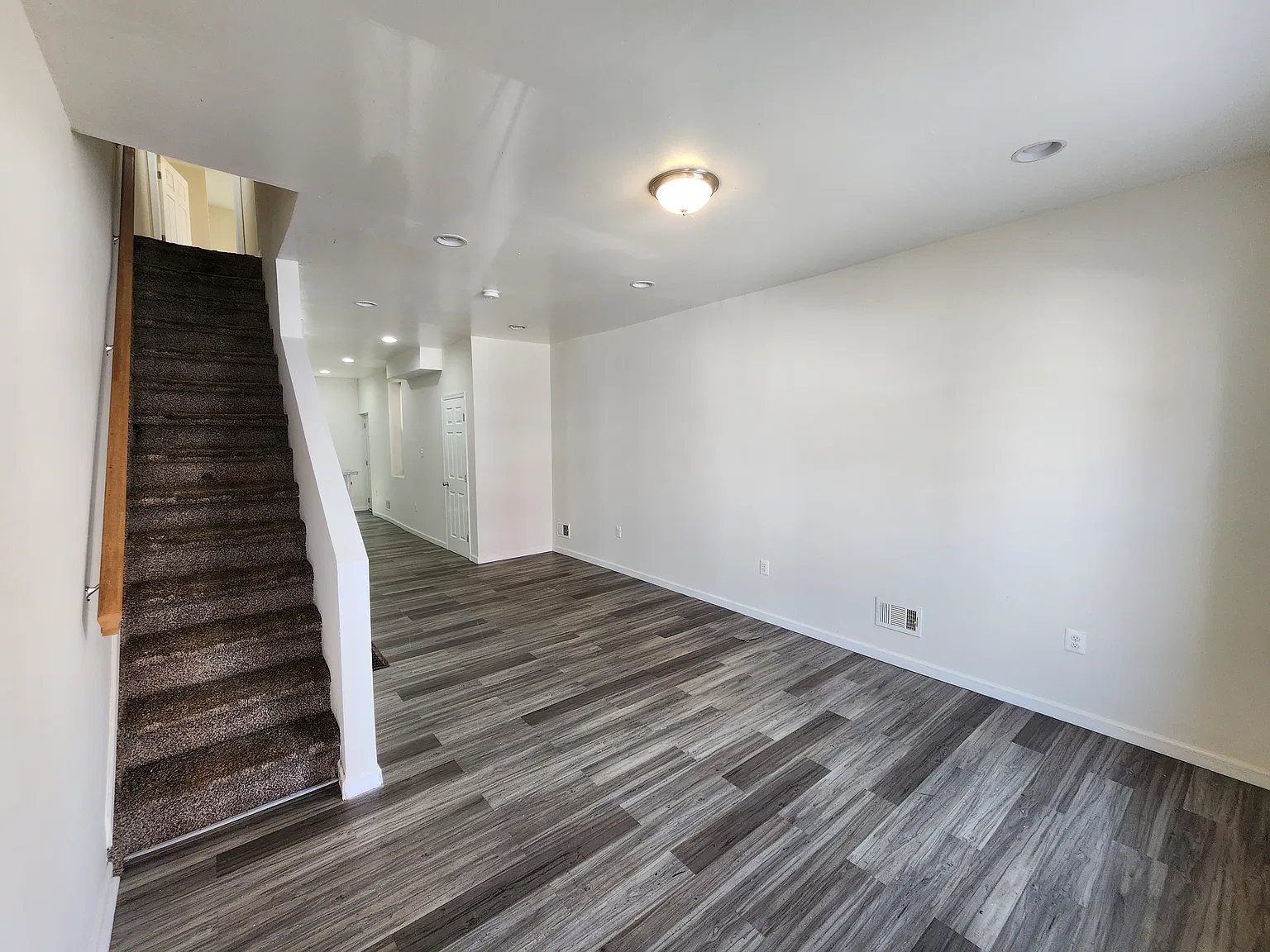 1916 N. Patton St — Photo 2