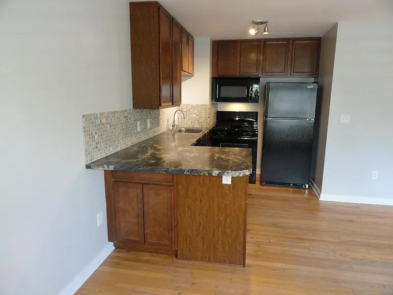 47 Lafayette Ave NE #203 — Photo 3