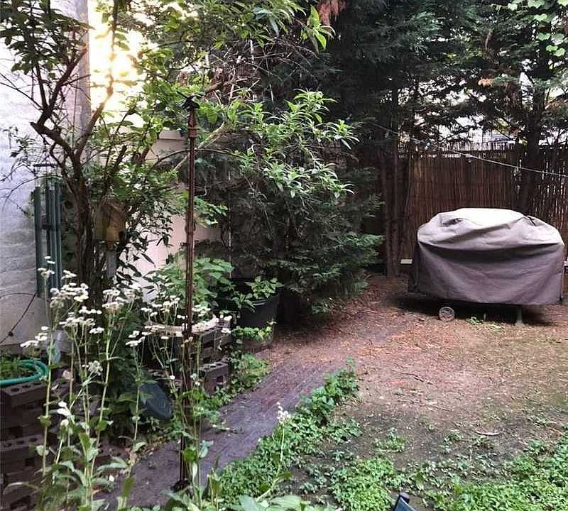 1st image of 2541 22nd St