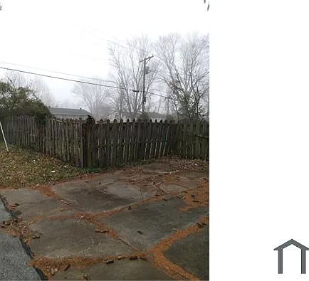 3 bed, 1000 sqft, $1,200 — Photo 3