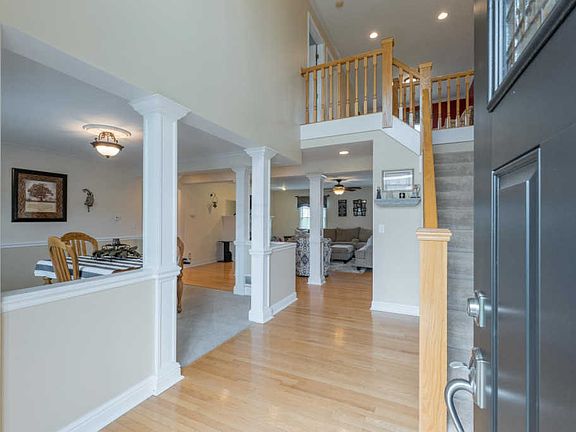 3rd image of 1463 Hickory Gate Dr