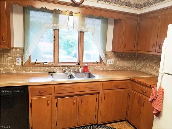 5th image of 2166 Cranbrook Dr