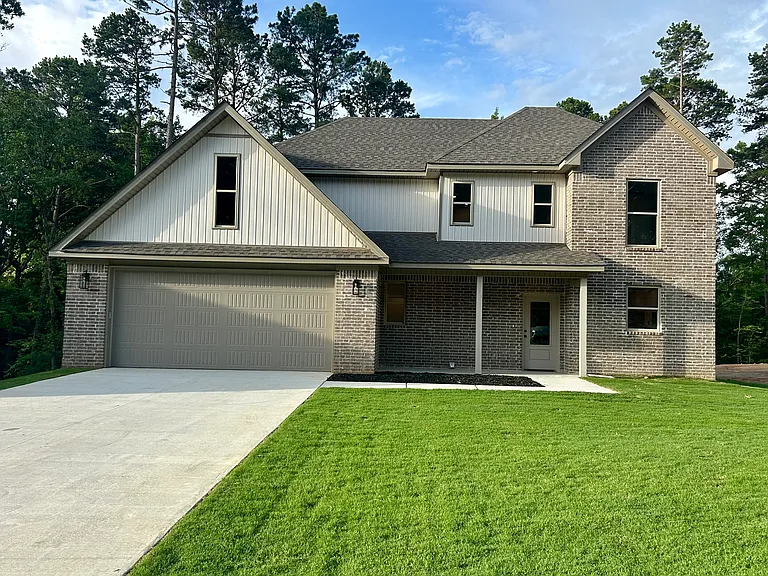 1105 River Oaks Dr — Photo 1