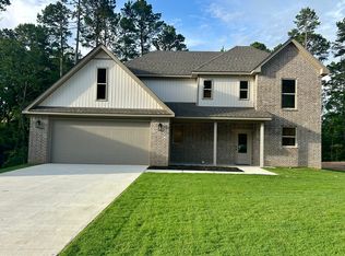 1105 River Oaks Dr, Benton, AR 72019