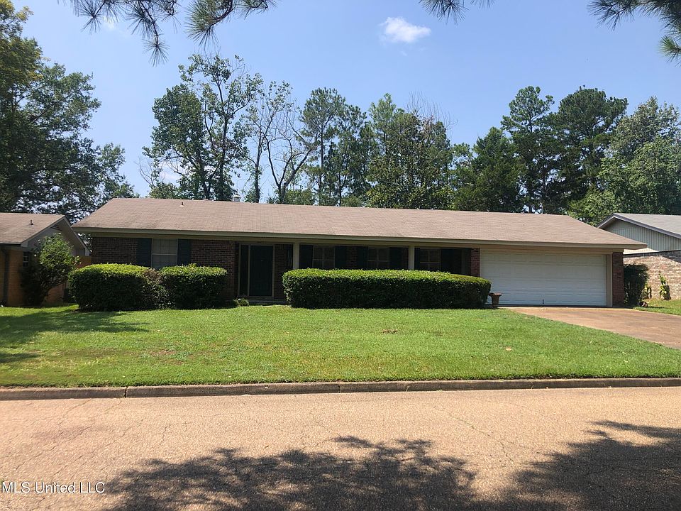 2nd image of 1005 Cedar Hill Dr