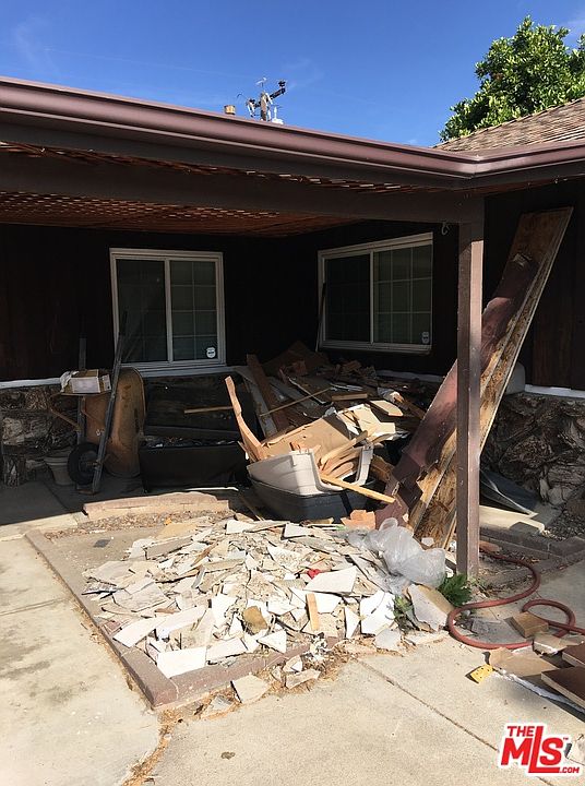 2nd image of 1376 Whitcomb Ave