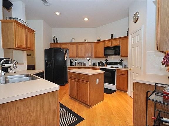 5th image of 2439 Easterleaf Ct