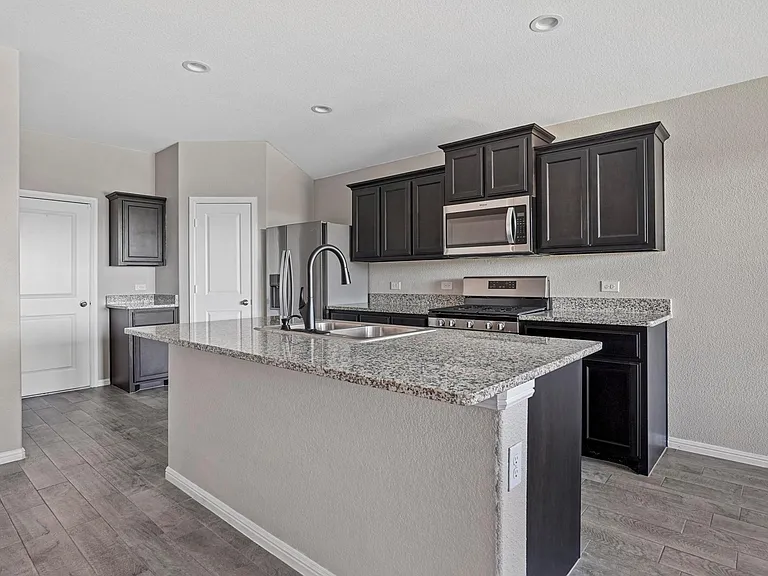 9805 Summerton Dr — Photo 4