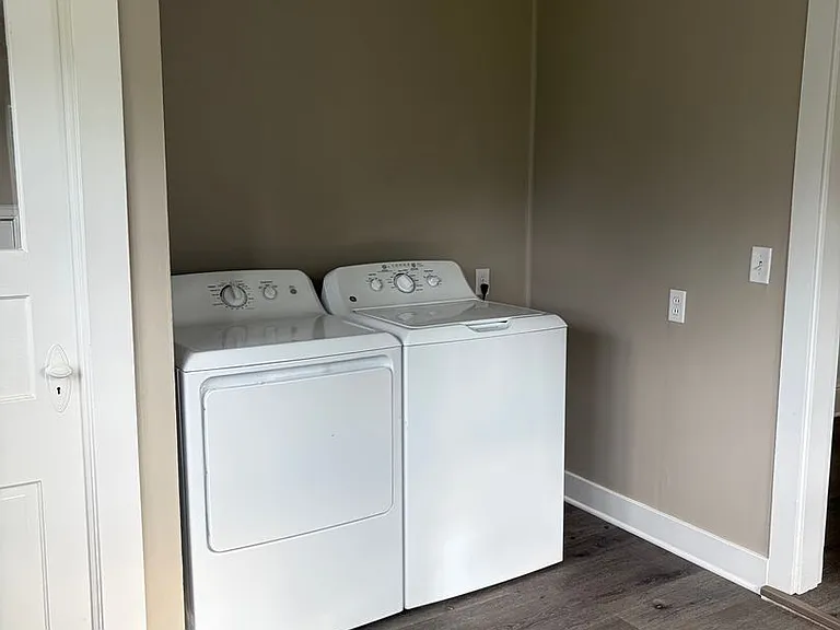 807 N St — Photo 5