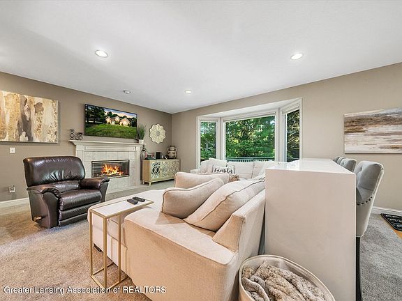 4th image of 4106 Breakwater Dr