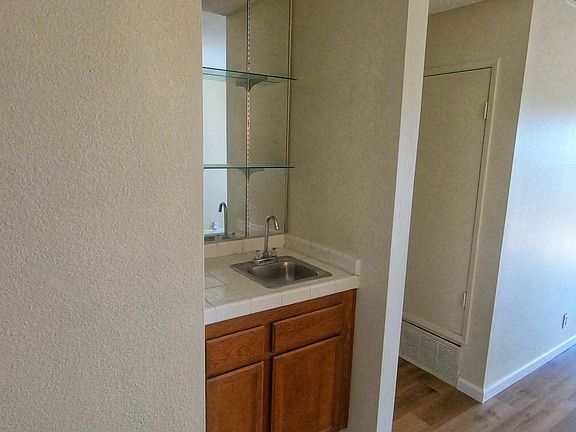2nd image of 941 W Carson St APT 202