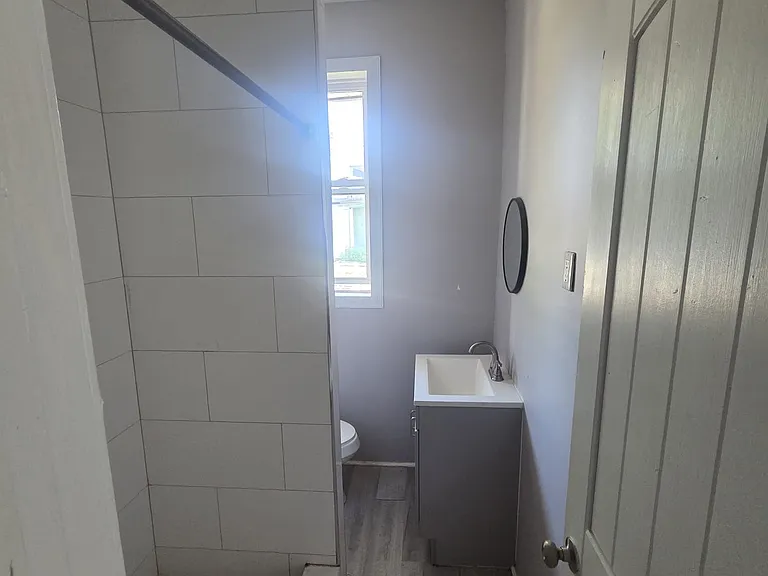 622 N Front St #1 — Photo 5