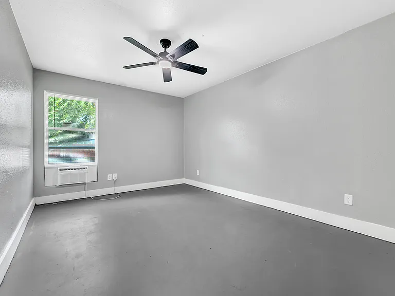 Dabney Apartments — Photo 16